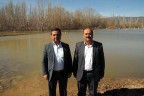 Baraj kapakları açıldı, tarım arazilerini su bastı
