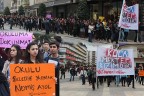 Direnen liseliler, Koca Mektep için yürüdü