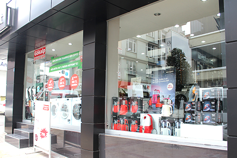 AB’nin Pazar Lideri Hotpoint 12’den vuruyor