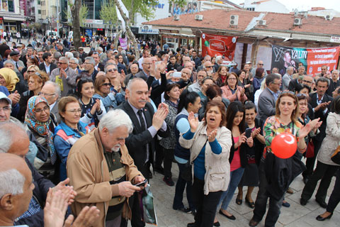 Bayramyeri’nde “Milletçe Alkışlıyoruz” eylemi