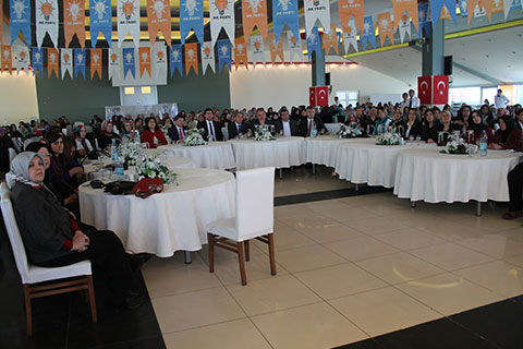 AK Partili kadınlar eğitimden geçti