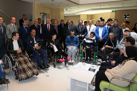 Azerbaycan’dan şifabulmaya geldiler