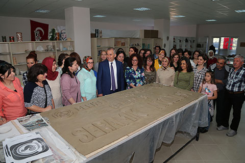 Kursiyerlerden 500 seramik eser