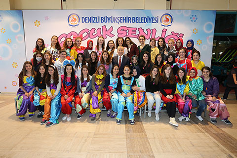 Çocuk Şenliği devam ediyor