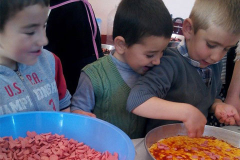 Pizzayı öğrenciler pişirdi protokol tattı