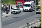 TIR’dan düşen tanker otomobile çarptı