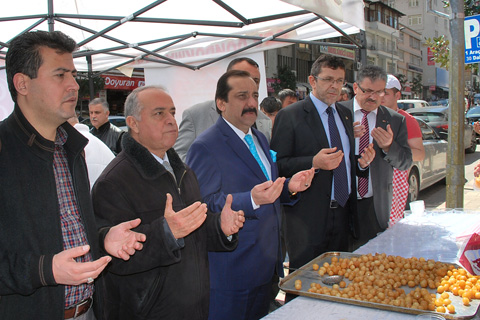 MHP Türkeş anısına lokma döktürdü