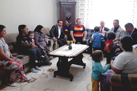 MHP’den engelliye 450, 65 yaş üstündekilere 250 TL maaş