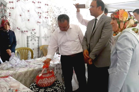 Çardaklı kadınlar el emeklerini sergiledi