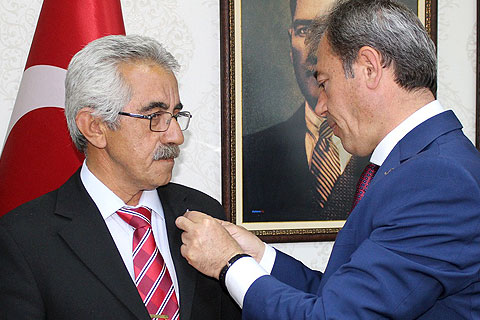 Alevi Muhtar AK Parti’ye katıldı