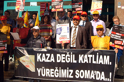 Büro çalışanları grevde