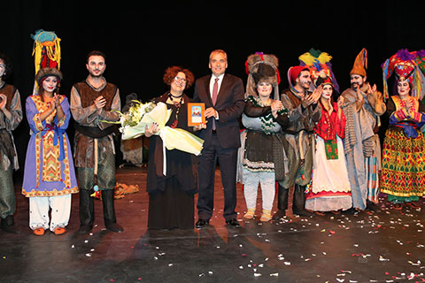 Tiyatro şöleni başlıyor