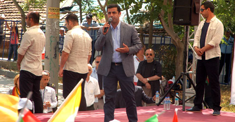 denizli-hdp-demirtas-esentepe-miting-ic-2