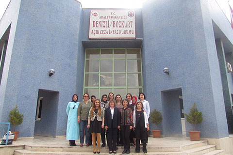 Yaşlı ve hükümlüleri unutmadılar