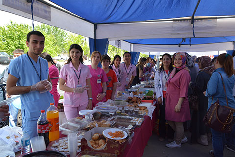 Lösemili çocuklar yararına kermes