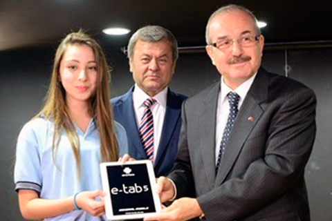 7 bin 478 öğrenciye tablet bilgisayar