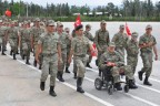 Denizlili engelli gençler çakı gibi asker oldu