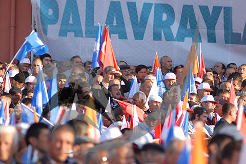 AK PARTİ MİTİNGİNDEN KARELER