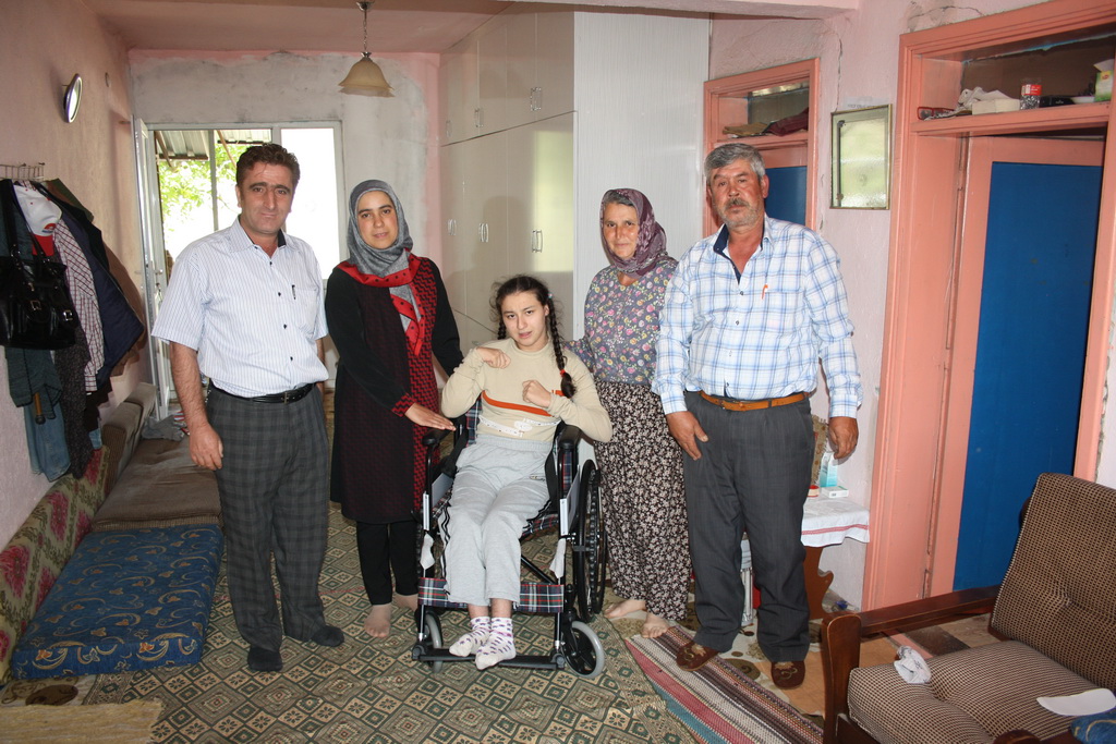 Sevgi Eli Yorgalı Büşra’ya uzandı