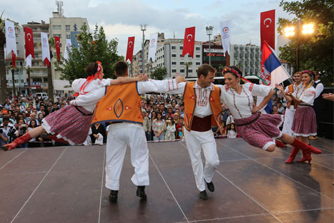 Dans festivali coşkusu başladı