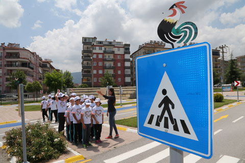 Öğrencilere eğlence gibi trafik eğitimi
