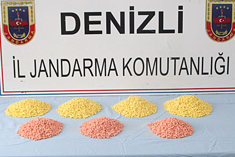 Jandarmanın operasyonunda rekor uyuşturucu hap ele geçirildi