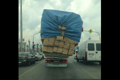 Bu yükle trafiğe çıktı, gören uzaklaştı