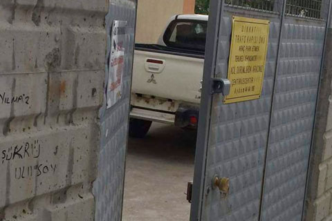 Bu plakasız araç kimin?