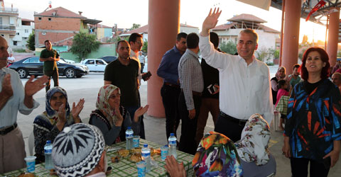 denizli-zolan-evlilik-yildonomu-iftar-sofrasi-ic-2