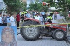 Devrilen traktörün altında kalan kadın sürücü öldü