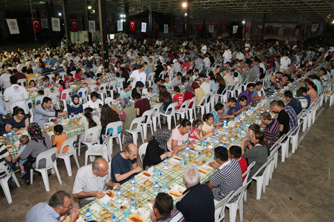 Karaman ve Değirmenönü’nde iftar sofraları