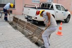 Yağmur suyu ızgaraları temizlendi
