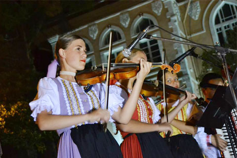 Büyüleyen Gösteri