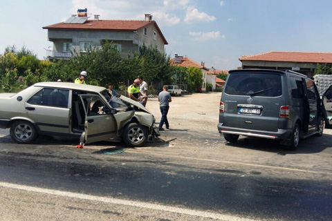 Acıpayam’daki kazada 4 kişi yaralandı