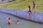 Çocuklar sıcakta tehlike ve yasak dinlemiyor