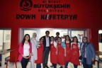 Bakan Zeybekci, Down Kafe’yi ziyaret etti