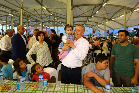 Başkan Zolan: Doğu Türkistan için dua edin