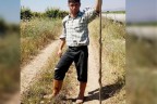 Kendisine saldıran yılanı öldürdü