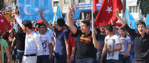 denizli-dogu-turkistan-eyleminde-gerginlik-i-1