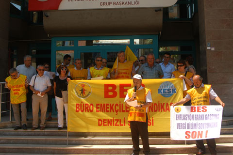 Memurlar bordro yaktı