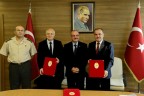 BİRİ BİZİ GÖZETLEYECEK