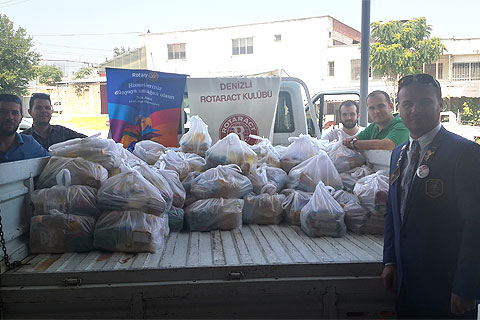 Rotaractlardan gıda yardımı