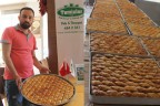 Davaz baklavasını Denizli’ye sevdirdi