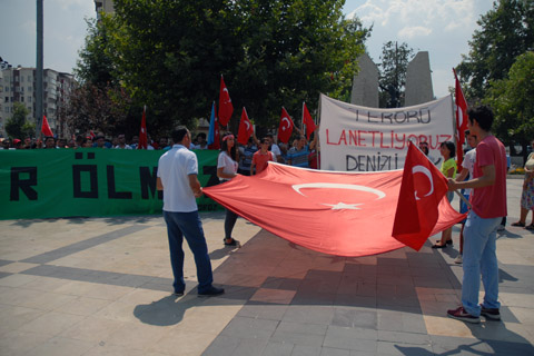Terör olaylarını protesto ettiler