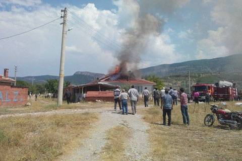 Baklan’da ev yangını