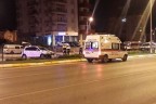 Otomobil korkuluklara çarptı