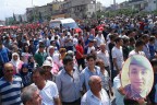 Şehidi son yolculuğuna 10 binler uğurladı