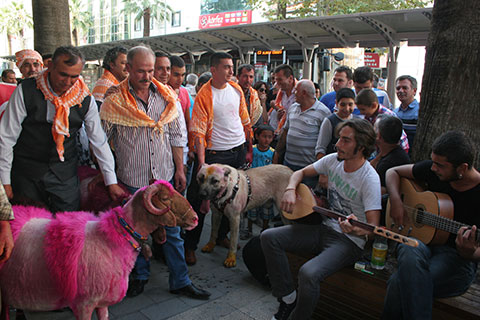 Kortej yürüyüşü iptal