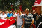 Ağabeyi şehidi ‘sen kahramansın’ diyerek uğurladı