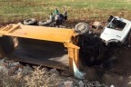 Serinhisar yakınlarında kamyon paramparça oldu